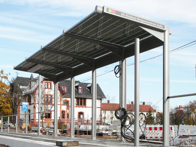 Fahrgastunterstand an einer Haltestelle